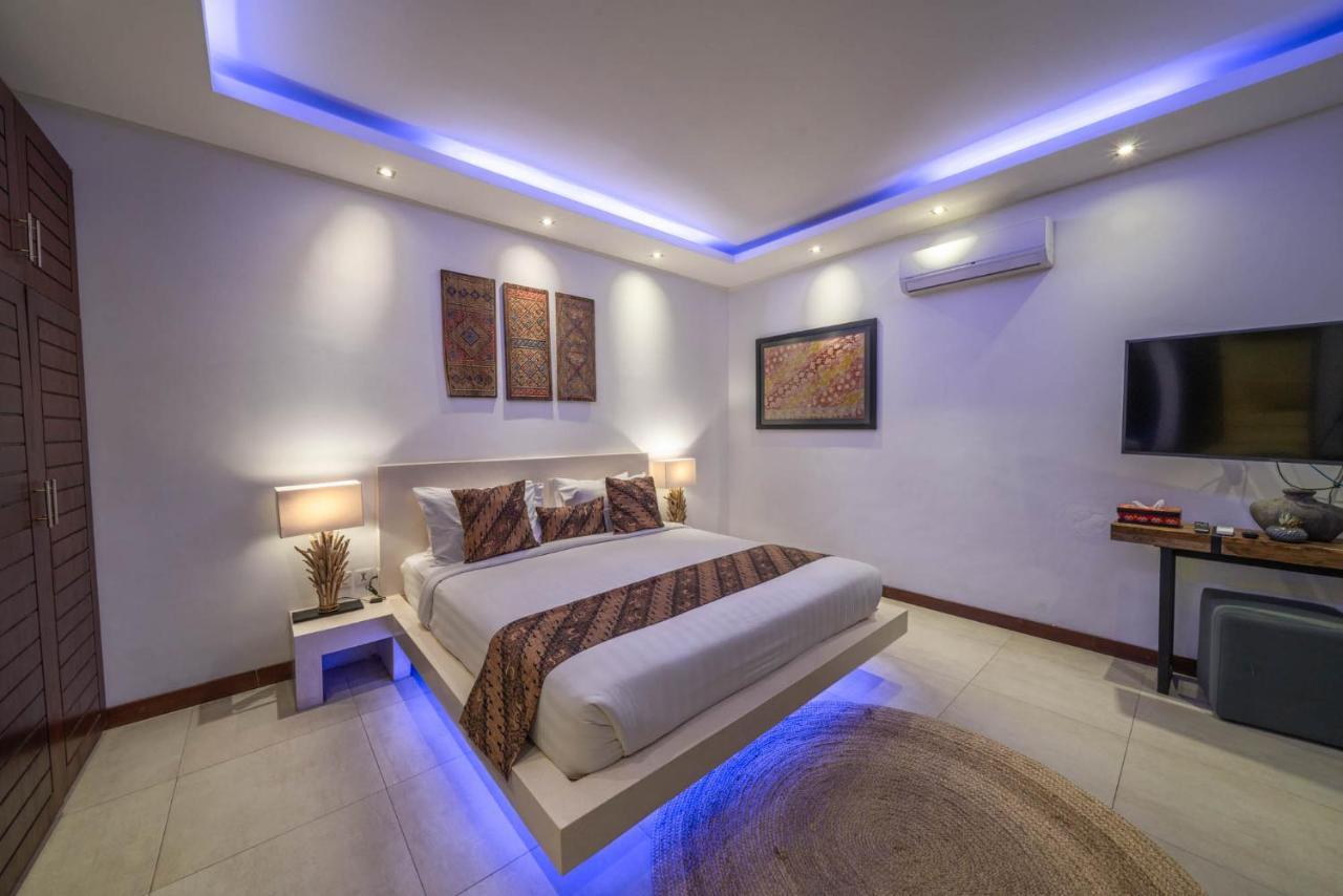 Villa Tira - Elegant 3Br In Central Seminyak Kültér fotó