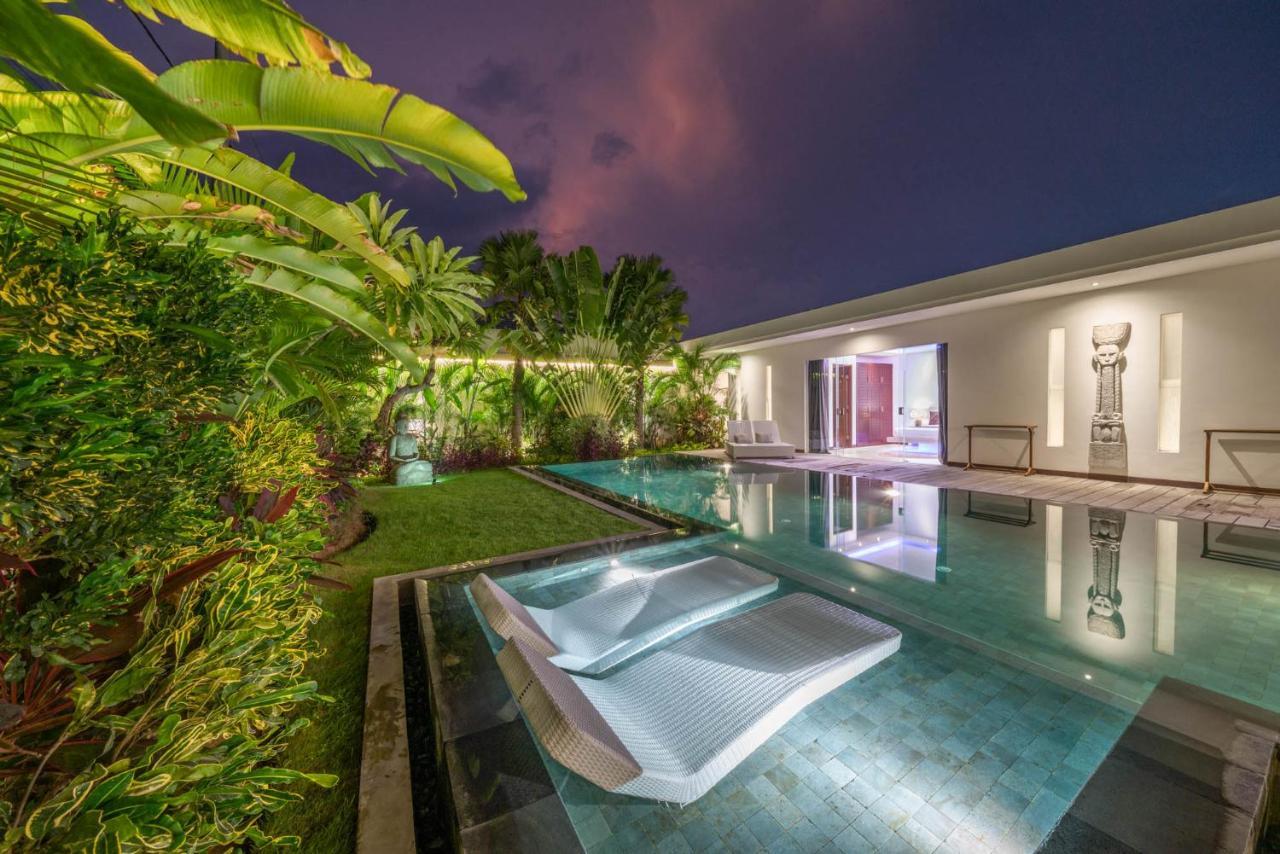 Villa Tira - Elegant 3Br In Central Seminyak Kültér fotó
