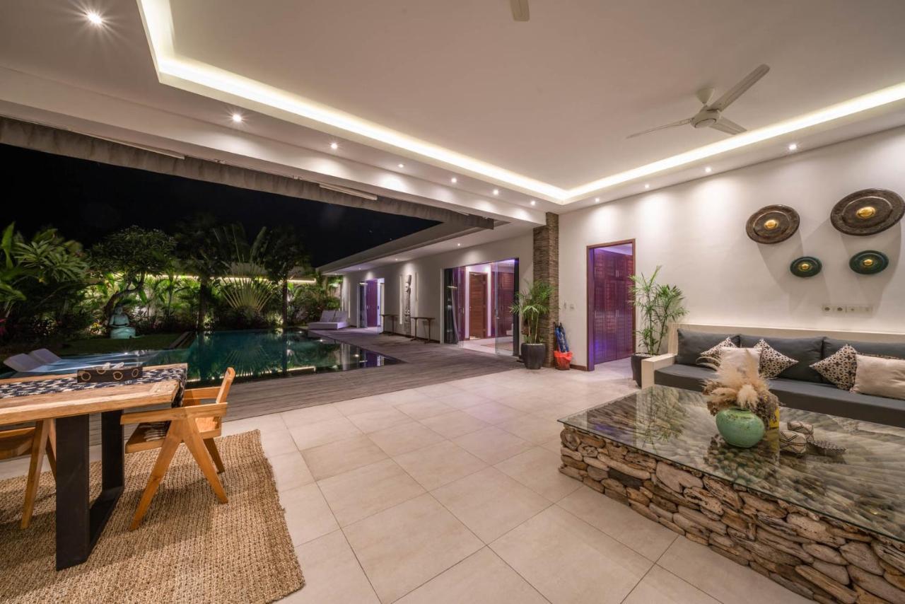 Villa Tira - Elegant 3Br In Central Seminyak Kültér fotó